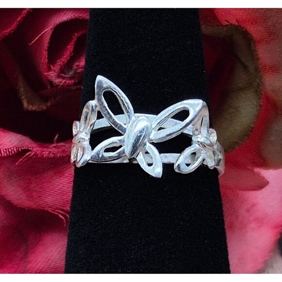 Cute Silver Tone Butterfly Ring Size 7 Novelty Jewelry - Picture 1 of 10